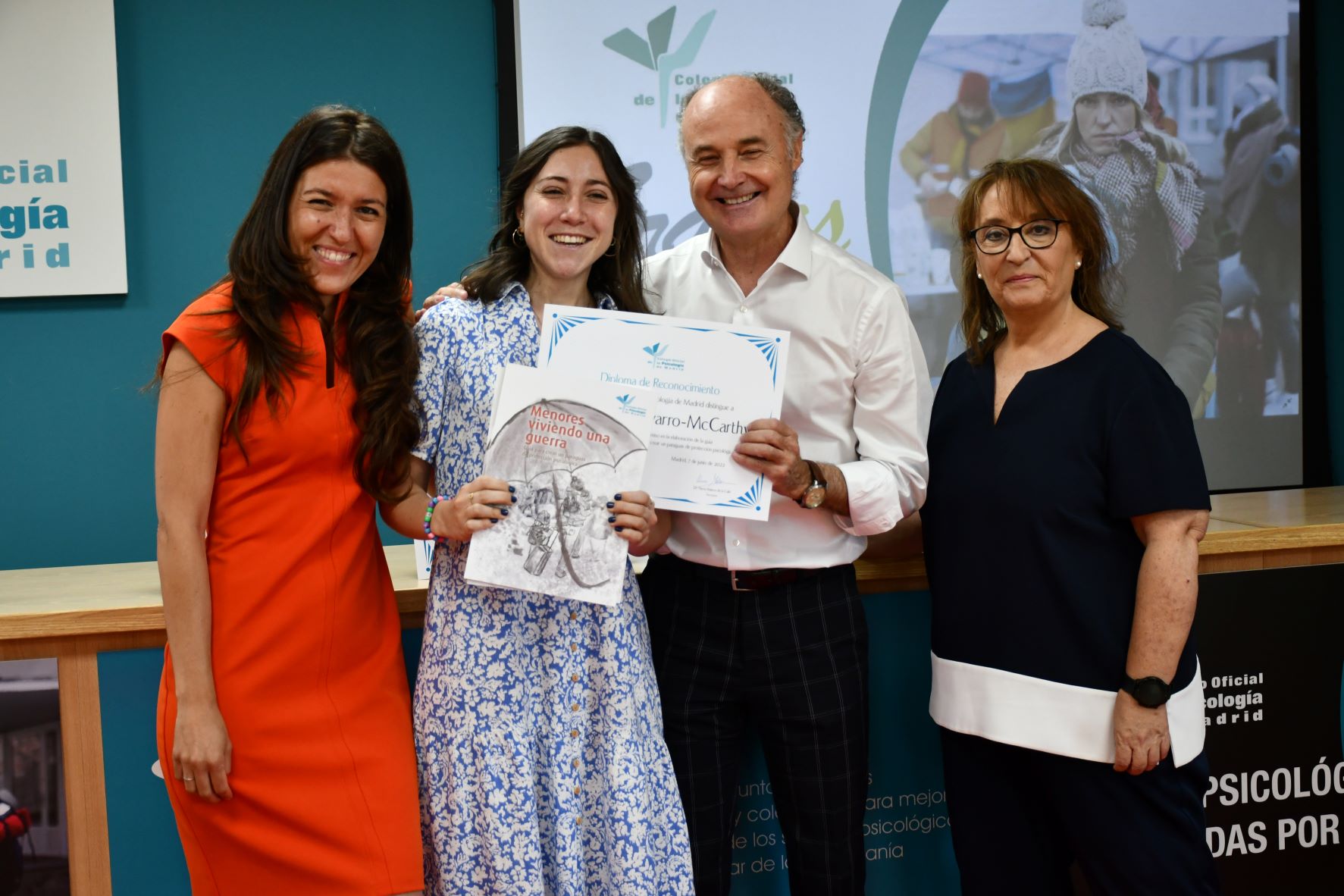 Reconocimiento del COP de Madrid a nuestro equipo por la elaboración de la guía "Menores viviendo una guerra"